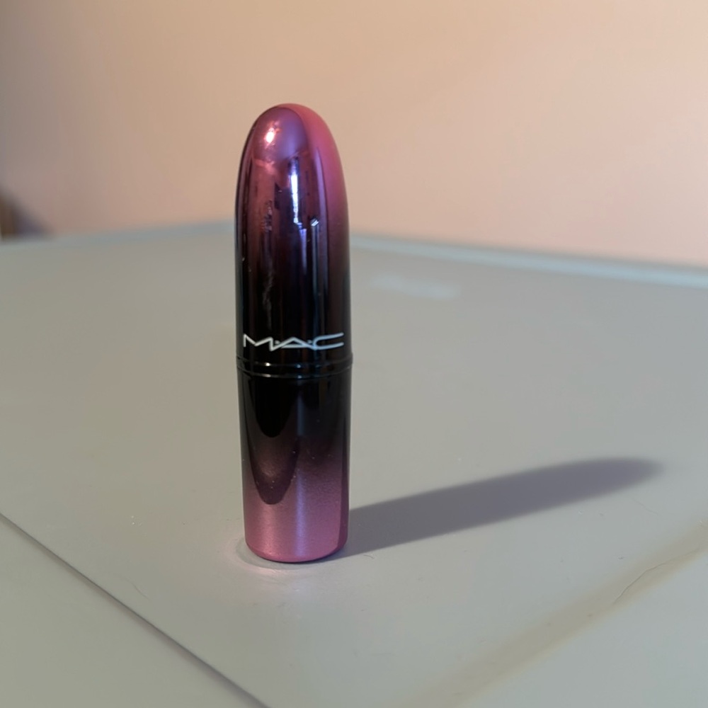 MAC lipstick La Femme 410 NEW!!!